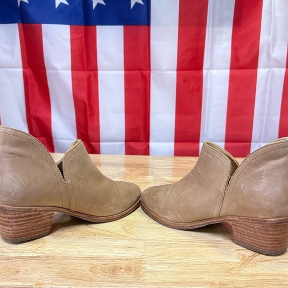 Nisolo Tan Leather Ankle Boots - Picture 8 of 10